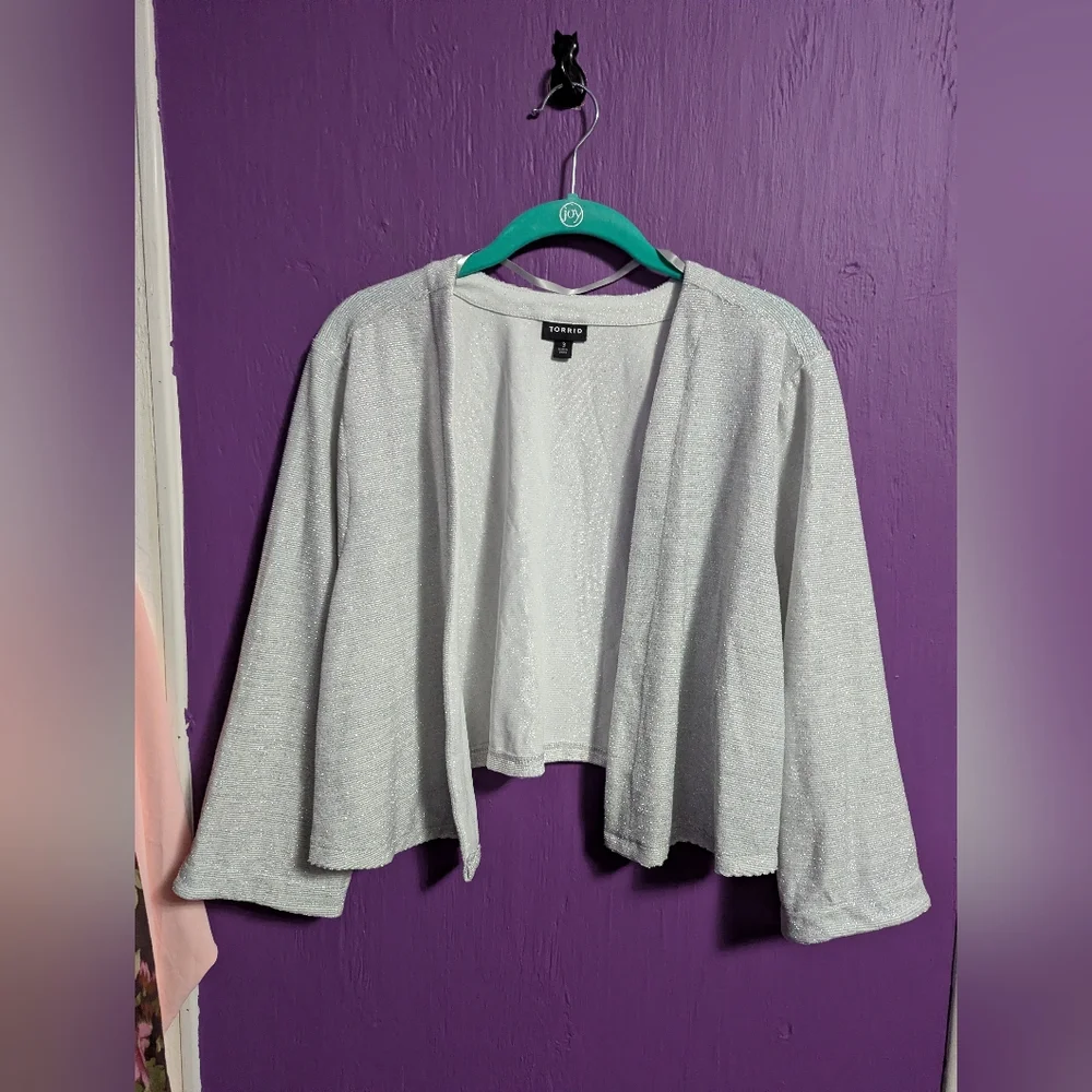33. Torrid Grey Metallic Shrug Sweater Knit Cropped Cardigan 3X 22 24 - Picture 2 of 4